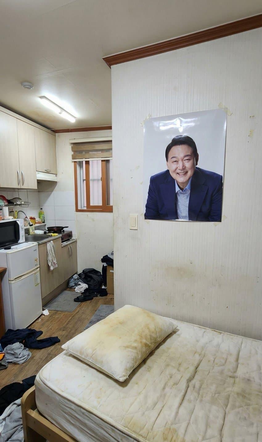 필독) 일베 하루 종일 사는애 모습입니다( 진짜임 )