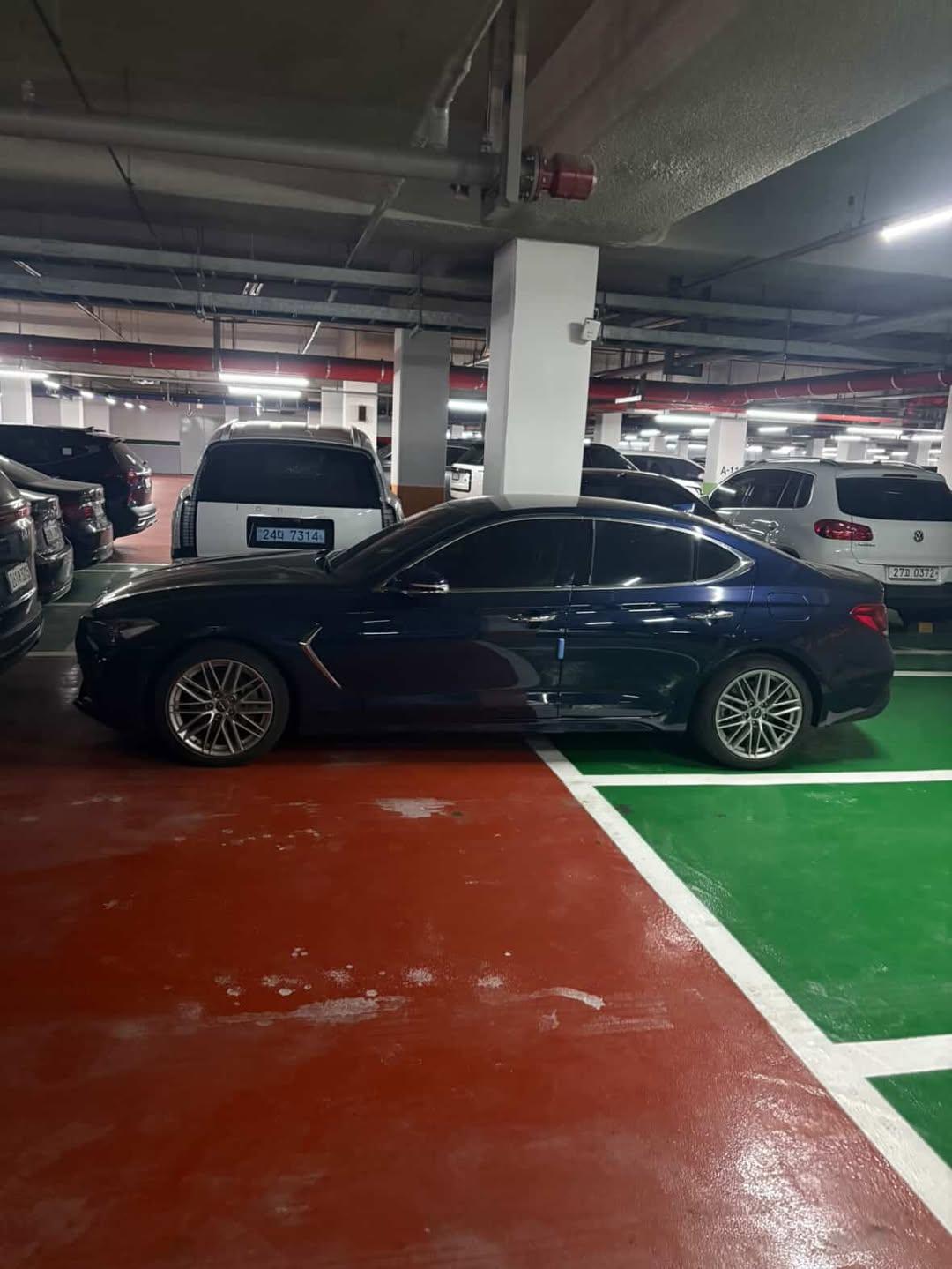 라인 없는 곳에 “우리 집 자리” 주장… 아파트 주차 논쟁