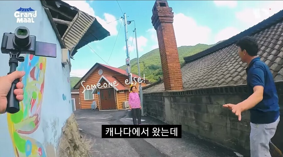 말 안통하는 외국인 무리가 시골에서 밥집을 찾음_4.jpg