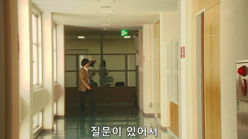 잠입수사하는 여자형사는 얼굴만 반반하면 되는거 아님?