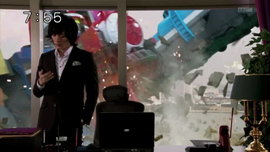 가면라이더) 뭐? 로봇이 괴수랑 싸운다고?_2.webp