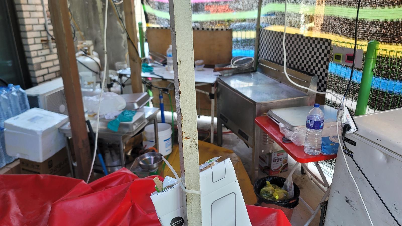 닭튀김기 설치가 집 꾸미기? 속초경찰서 지능범죄수사팀장 김O주의 황당한 비호와 보복 수사