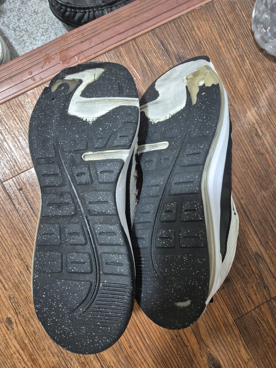 신발 이제 버려야하나?_4.jpg