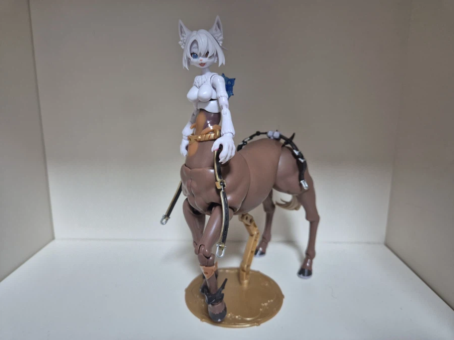 새벽에 퍼리 프라모델 조립하다가 뭔가 완성됐어