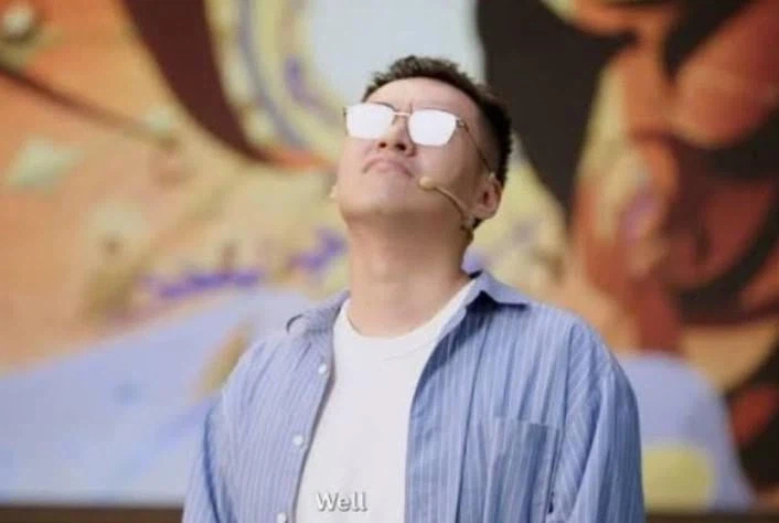 명조) "지금 제일 불타는거 찰지게 즐기는 놈"