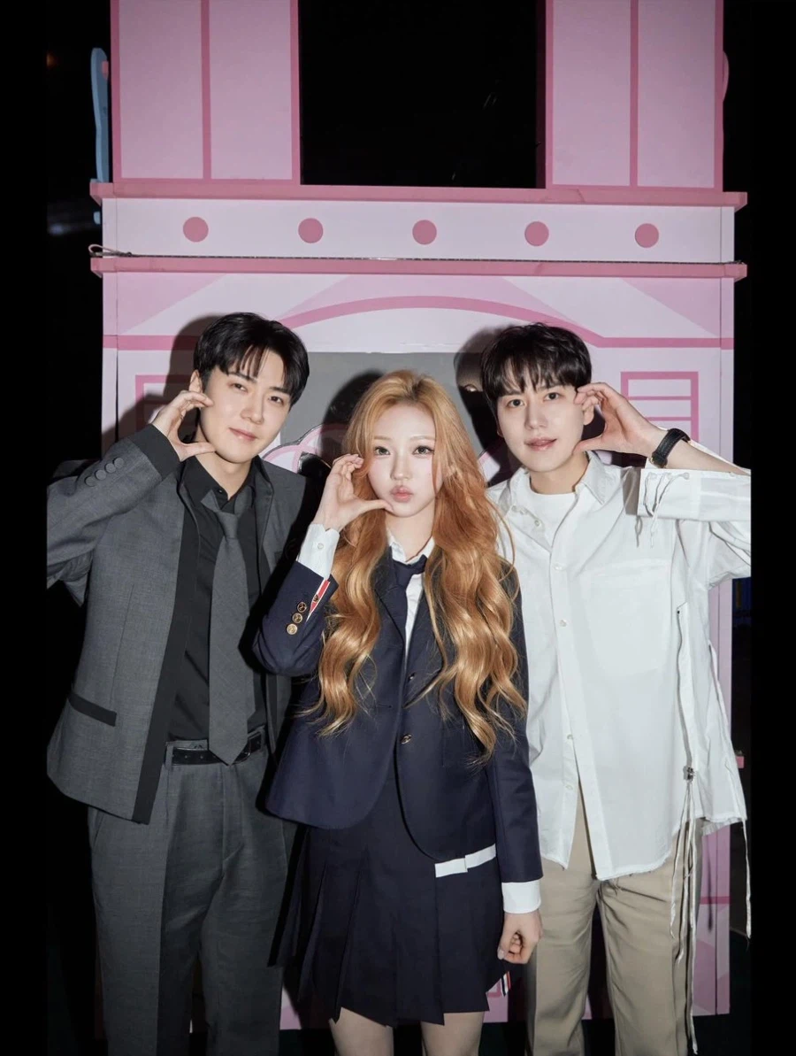 SM 콘서트 봉변 당한 막내 ㅋㅋㅋㅋ_3.webp