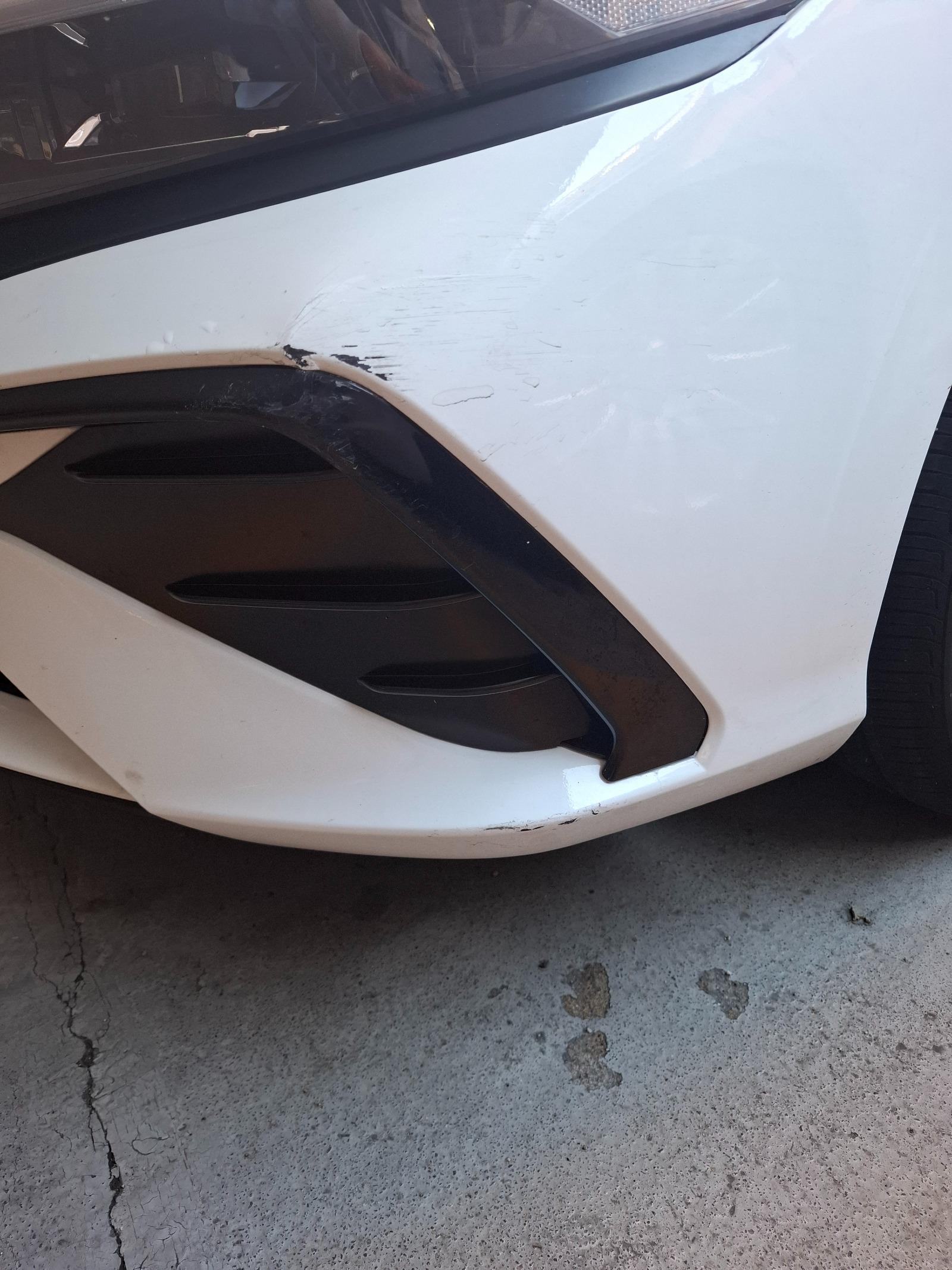 주차중 긁힘사고 부탁드립니다