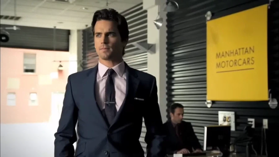 람보르기니 매장을 어슬렁거리는 허름한 차림의 아저씨.ISBM_1.webp