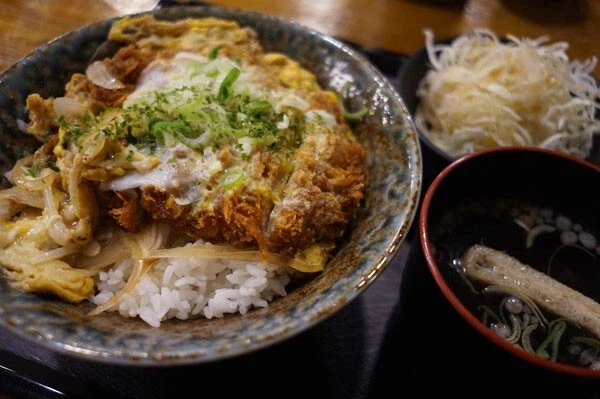 한국에서 가츠동 주문 했을 때 흔히 벌어지는 참사.jpg_2.webp