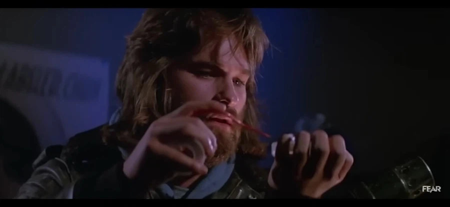 [혐] 점프스케어를 엄청 잘 활용한 영화.jpg_9.webp