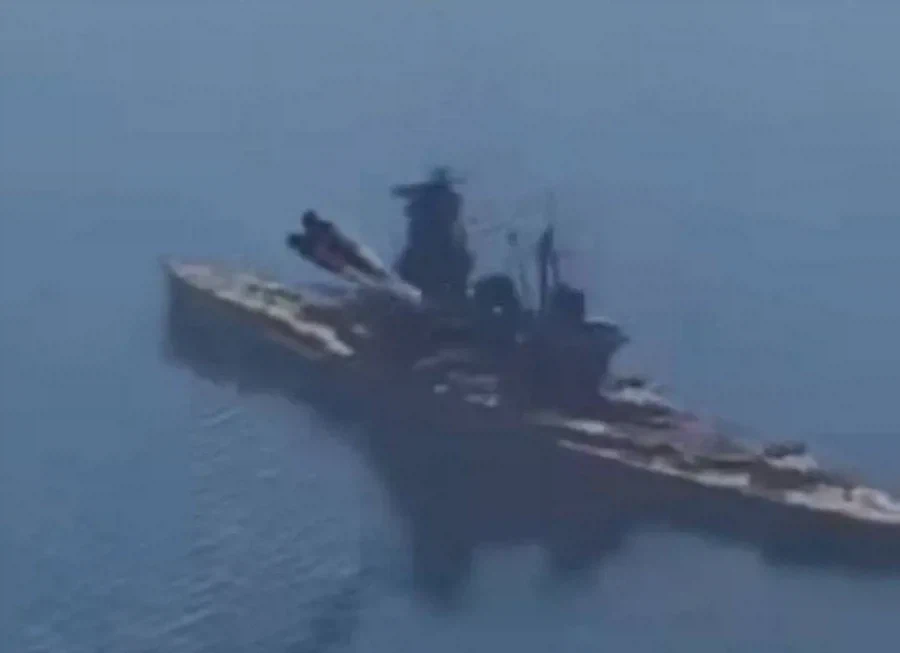 이란 국영에서 올라온 미군 전함 격침 사진 ㄷㄷ_4.webp