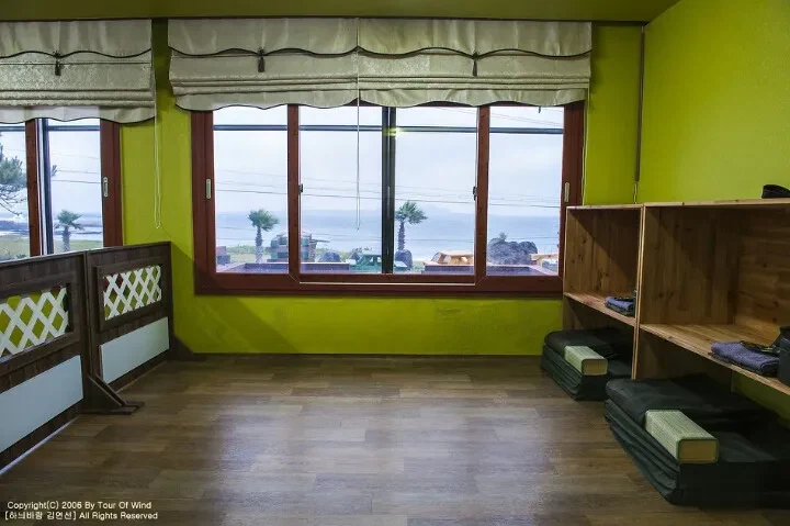제주도 내무반 게스트 하우스.jpg_3.webp