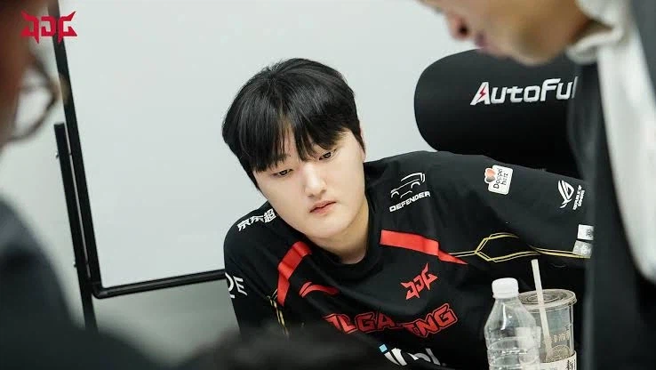 롤) 젠지 상대로 한판 딴게 어디냐?_2.webp