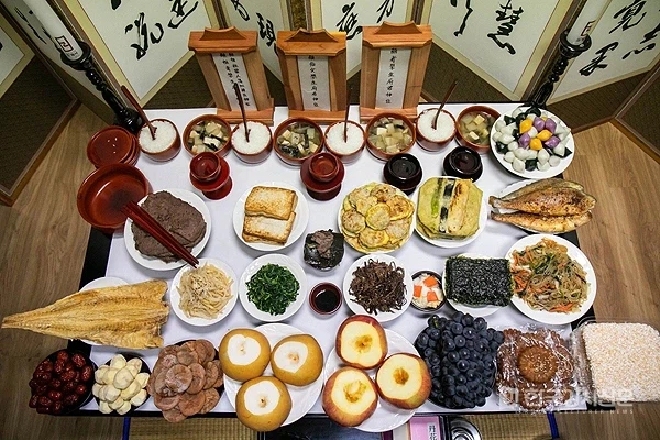 제사 3번만 하면 100만원 금방 깨짐.jpg