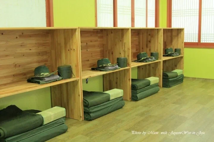 제주도 내무반 게스트 하우스.jpg_4.webp