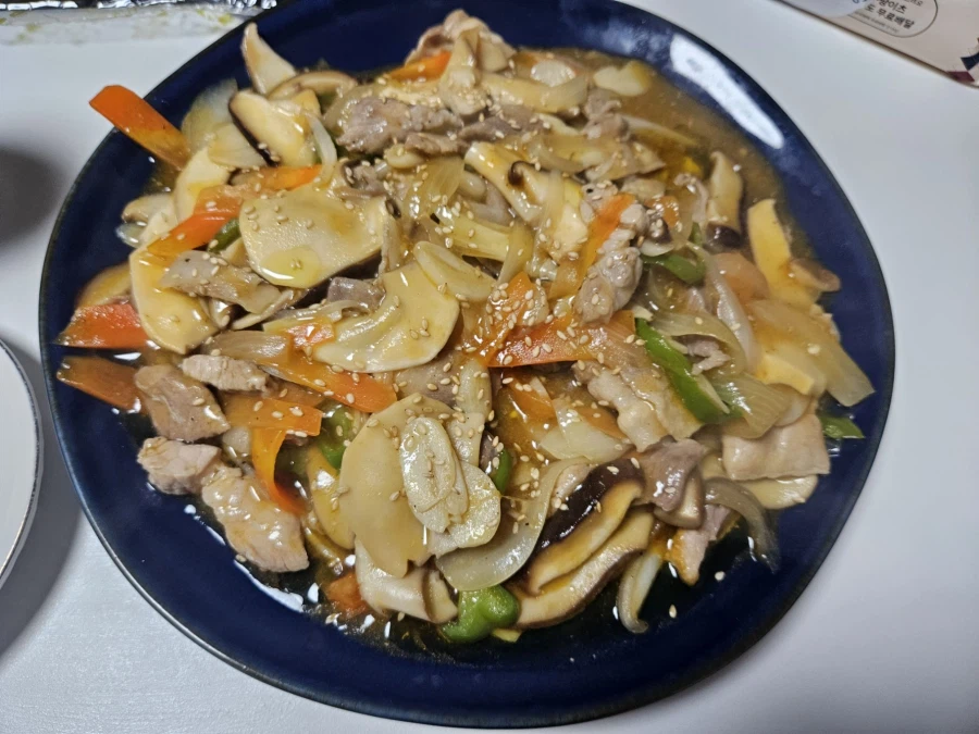 니들 내가 집에서 만든 음식 먹으라면 먹음?