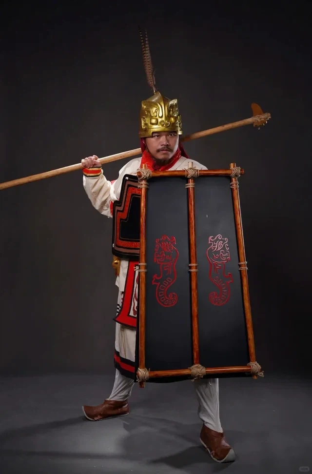 유물을 토대로 복원한 고대 중국 상나라 갑옷.jpg_7.webp