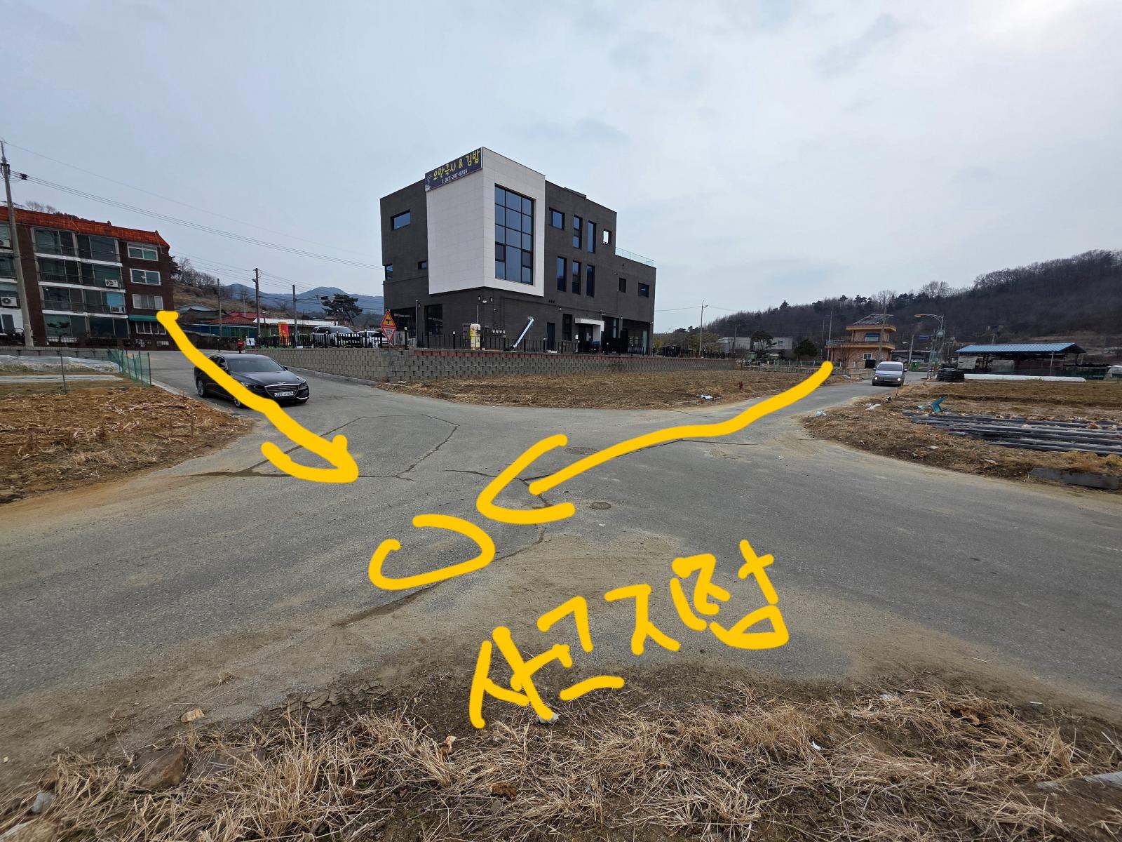 신호없는 교차로 과실