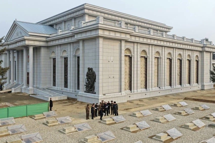 북괴 김정은의 우러전 전사자 티배깅 근황_4.webp