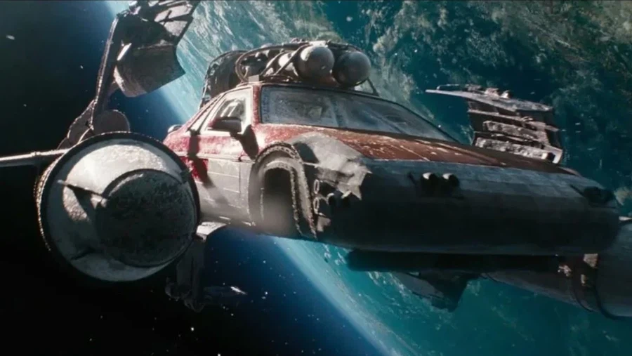영화) [분노의 질주] 제작진, 우주로 날아간 자동차 장면을 후회한다