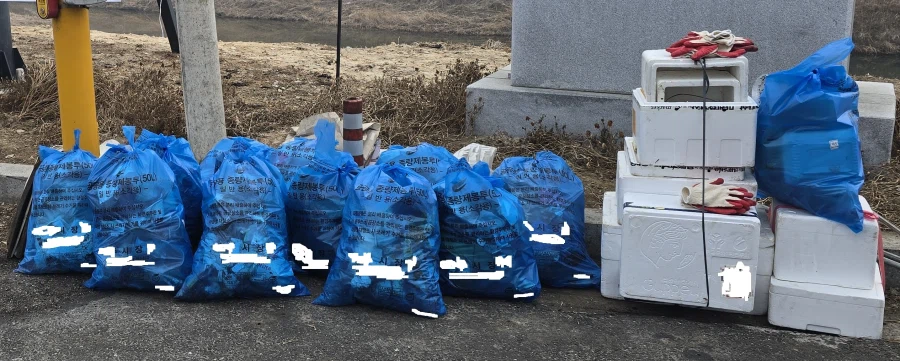 아침부터 하천 비탈길에서 쓰레기 주운 유게이_3.webp