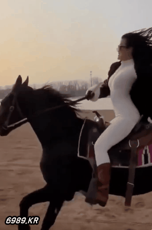 진짜 말 타기 VS 가짜 말 타기