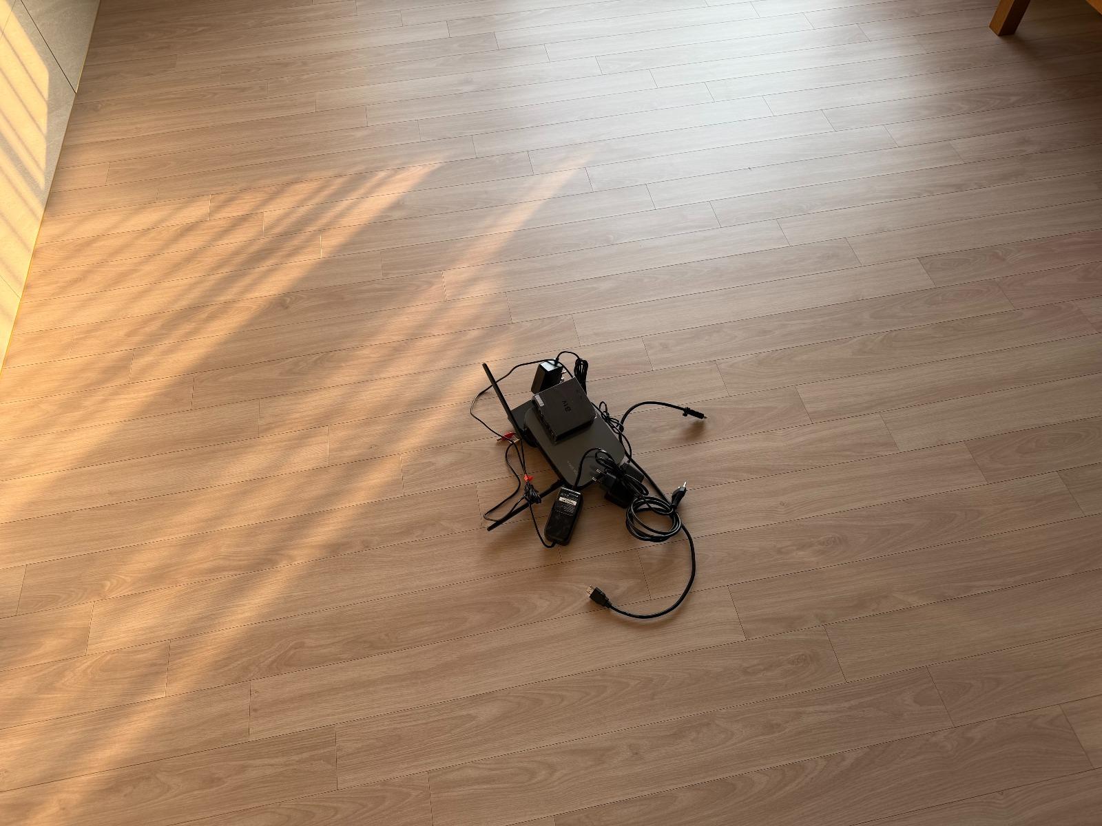 (빡침주의) KT 기사가 남의 집 선 다 끊어놓고 도망갔습니다. (녹취/증거有)