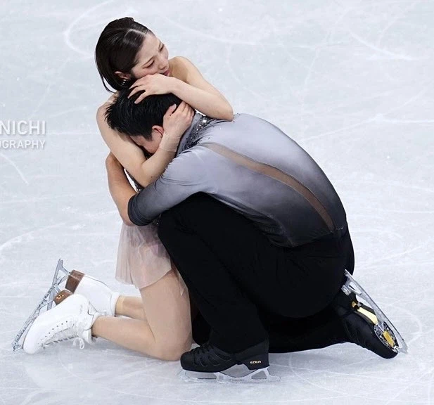 금메달 딴 일본 피겨 커플